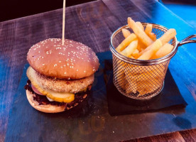 2. Akt food