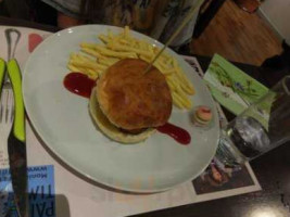 Burger Chez Claudy food