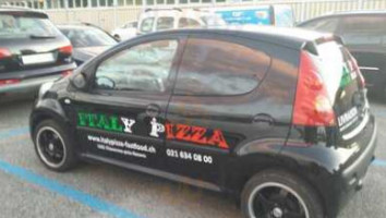 Italy Pizza Passion Fast Food outside