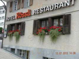 Rossli outside