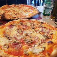 Ciao Ciao Pizzeria food