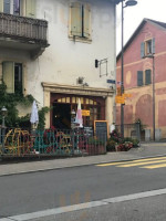 Café Du Chêne outside