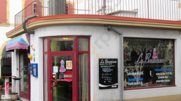 Café La Boumiane outside