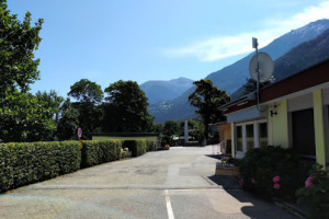 Bella Tola outside