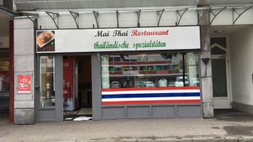 Mai Thai outside