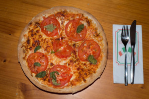 Pizzeria Etna Da Santo food