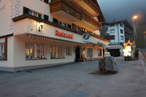 Restaurant Rolf's Hot-Stone Klosters inside