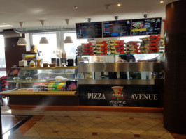 Pizza Avenue food