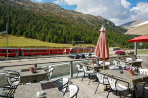 Gasthaus Und Hotel Berninahaus inside