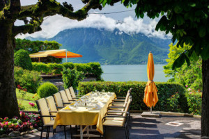 The Garden On The Lake inside