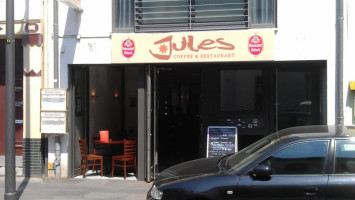 Jules Coffee & Restaurant food