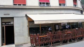 Café de la Place 'Chez Marie' outside