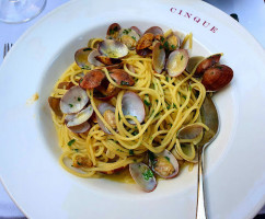 Restaurant Cinque food