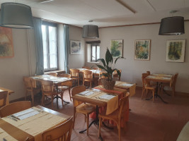 CafÉ De Cartigny inside