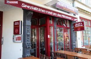 Noah's Taverna outside