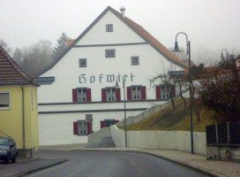 Hofwirt outside