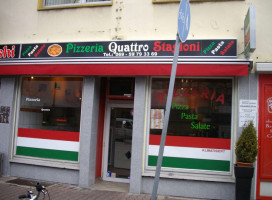 Quattro Pizzeria outside