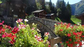 Zur Brücke outside