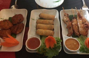 Relais Thai De Vuillonnex food