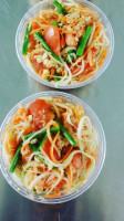 Pim's Thai Noodles 2 Go food