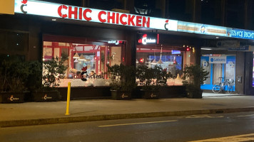 Chic Chicken outside