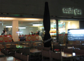 Sushi Glas outside