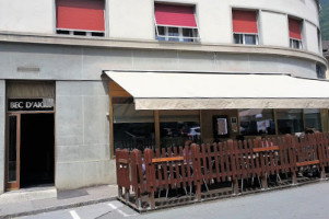 Café de la Place 'Chez Marie' outside