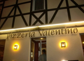 Pizzeria Valentino outside