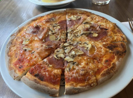 Pizzeria Tre-Stelle food