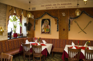 Taj Mahal - Indisches Spezialitäten Restaurant inside