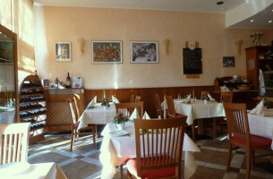 La Trattoria food