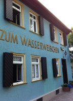 Zum Wasserweibchen outside