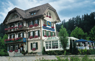 Restaurant Zum Goldenen Lowen outside