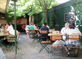 Wiener Beisl Silberwirt - Schnitzel und Wiener Schmankerl food