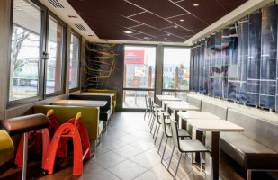 McDonald`s inside