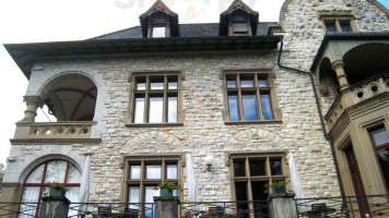 Villa Boveri outside