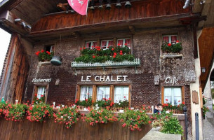 Le Chalet De Gruyeres outside