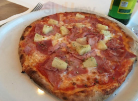 Pizzeria Roma food