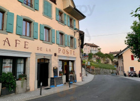 Cafe De La Poste outside