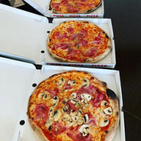 Molini Pizza Luzern food