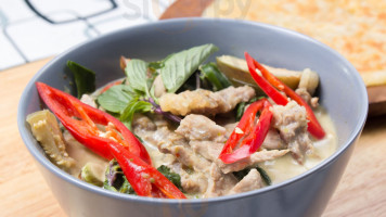 Fati's Original Thaifood food