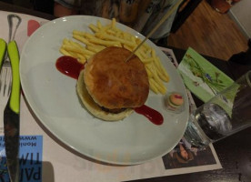 Burger Chez Claudy food