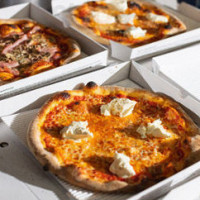 Dieci Pizza Kurier Bern food