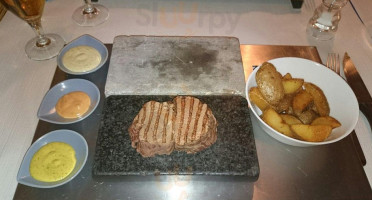 Zur Nachtigall food