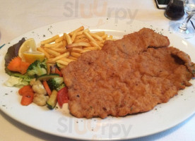 Zur Nachtigall food