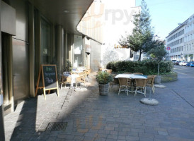 Le Café am Talacker inside