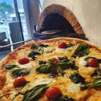 Pizzeria Luna Piccante food