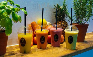 Yummika A Jus De Fruits food