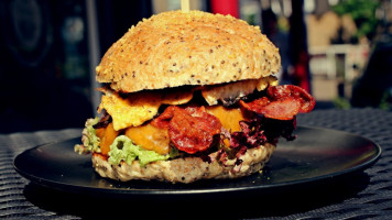 The Hungy Poet – Premium Burger Café food