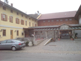 Happinger Hof Biergarten outside